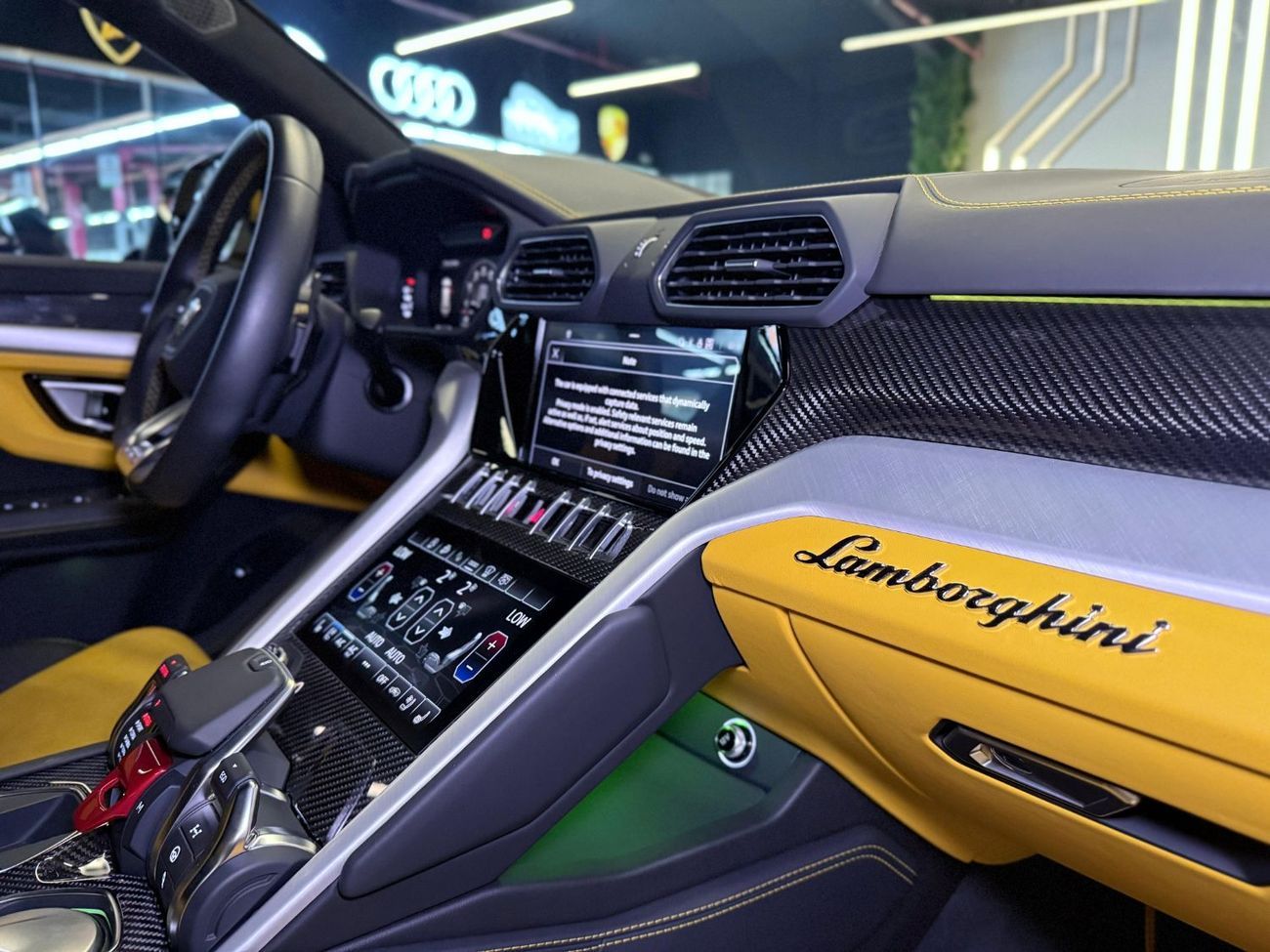 لامبورغيني اوروس STD 4.0T V8