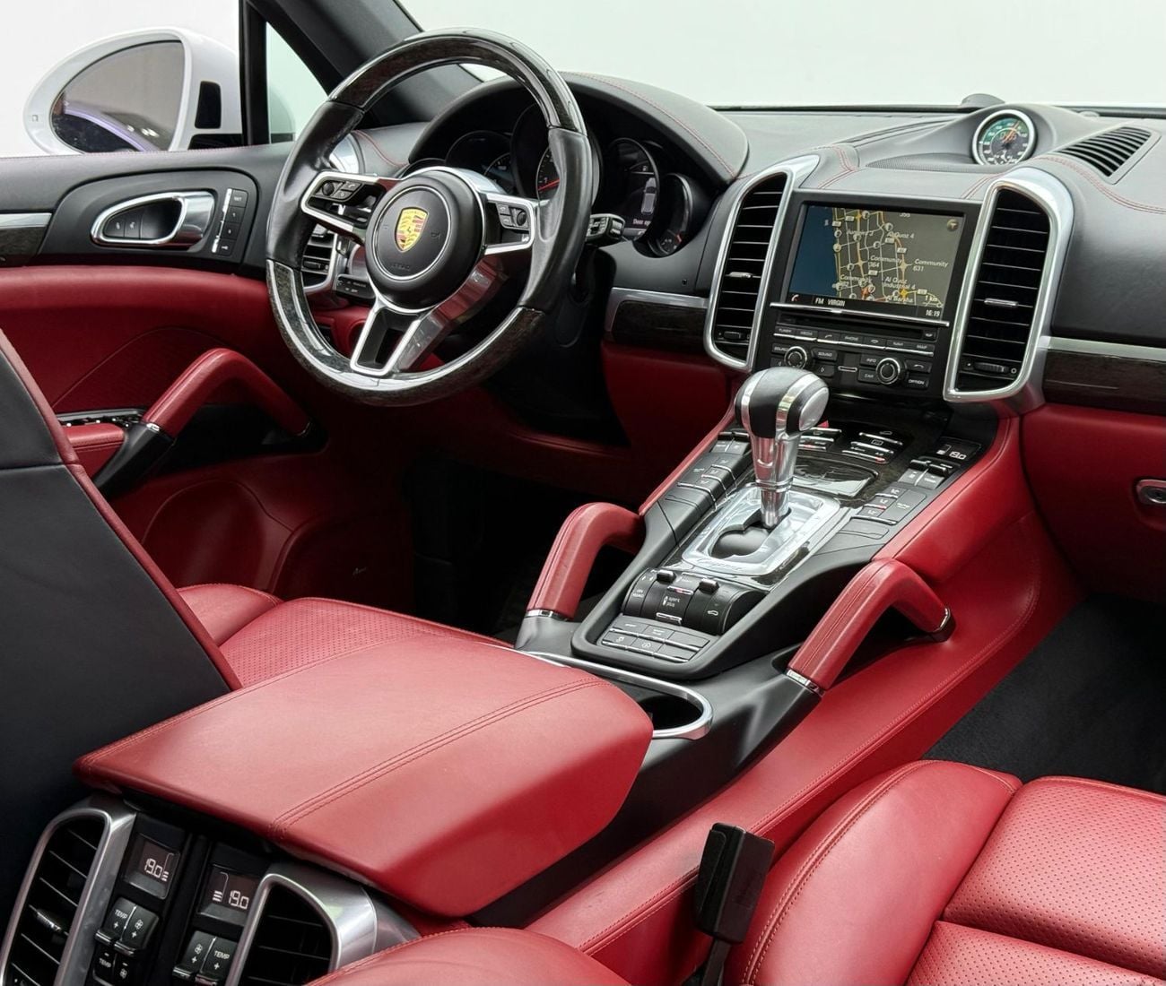 Porsche Cayenne Std 3.6L 2016 Porsche Cayenne S, Service History, Fully Loaded, Excellent Condition, GCC