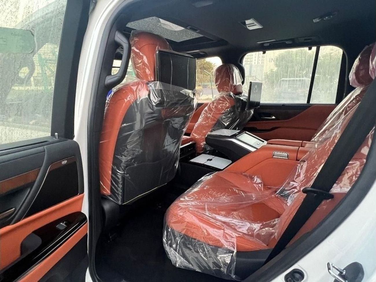 Lexus LX 600 LX 600 3.5L VIP 4 SEATER AUTOMATIC TRANSMISSION ( FOR RE- EXPORT ONLY )