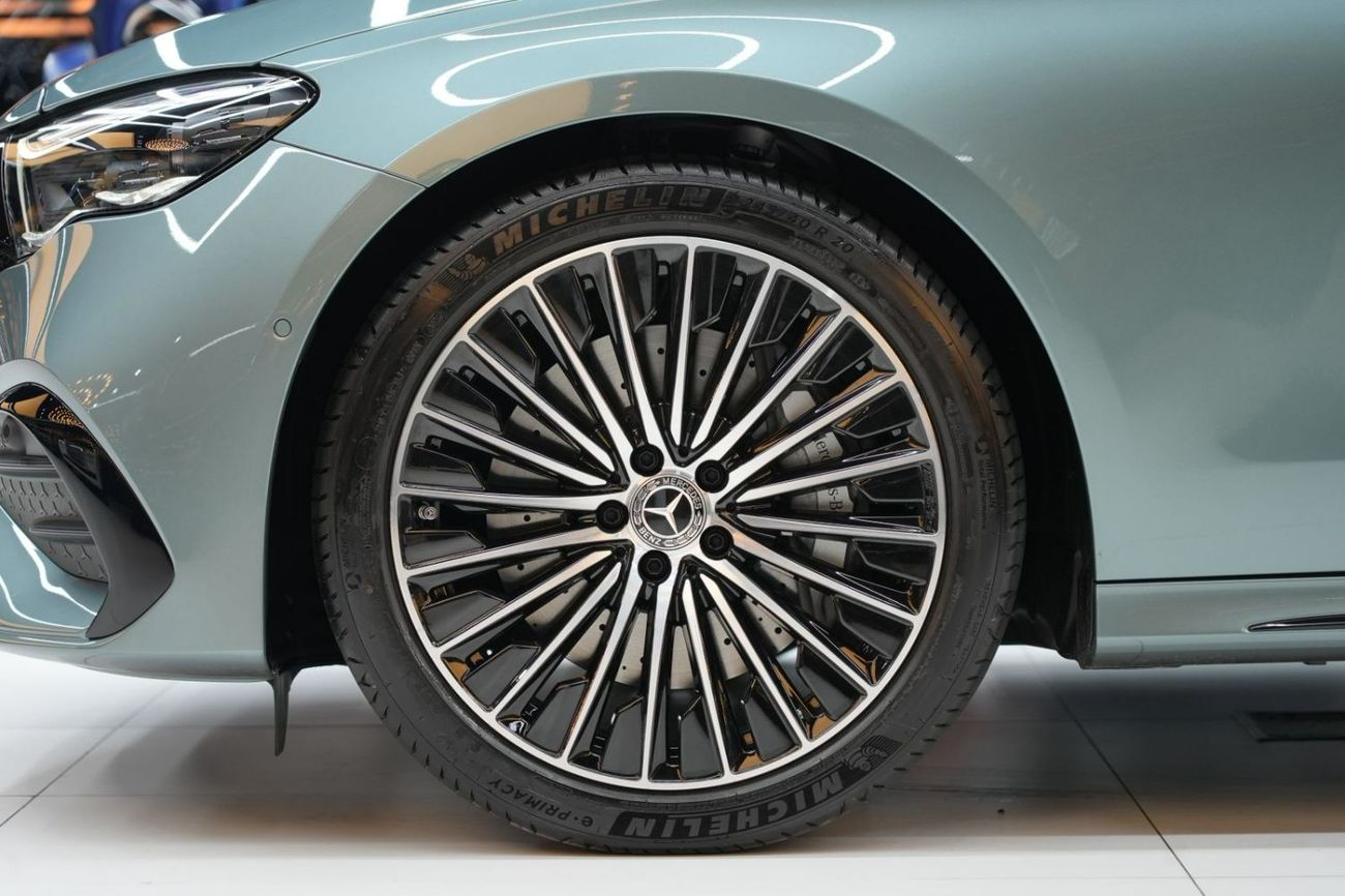 Mercedes-Benz E300 Mercedes-Benz E 300 | 2025 GCC 0km | Agency Warranty | AMG Sports Package | Black Piano Trim