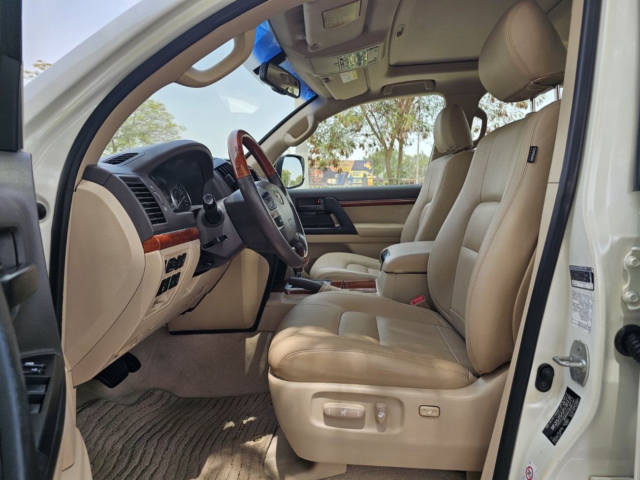 Toyota Land Cruiser GXR+ 4.6L