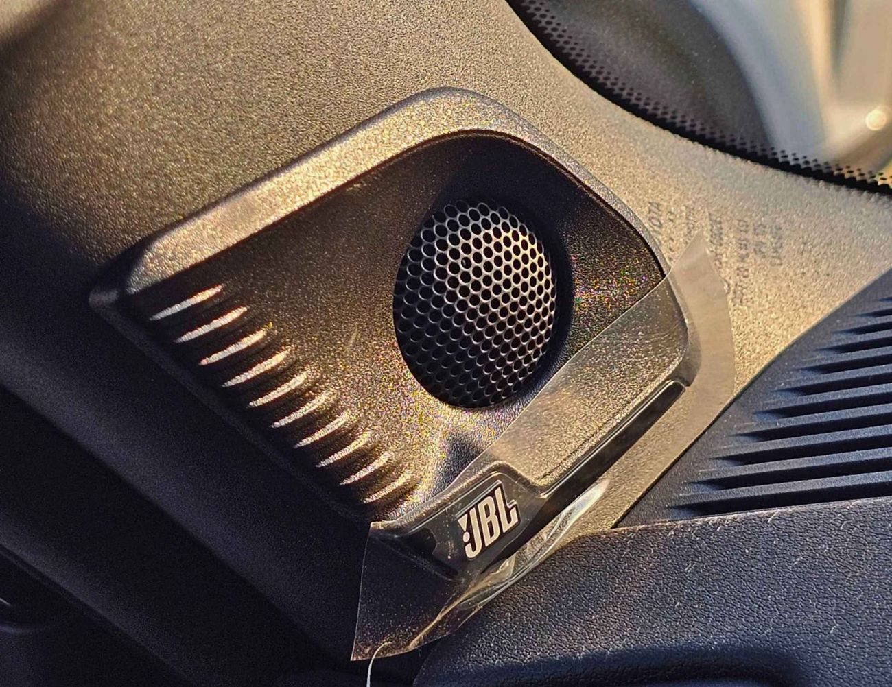 تويوتا برادو TURBO LUXURY / 2.8L DIESEL / RADAR / LEATHER WITH MEMORY SEATS / AVS SIDE MOULDING (CODE # PDLX2)