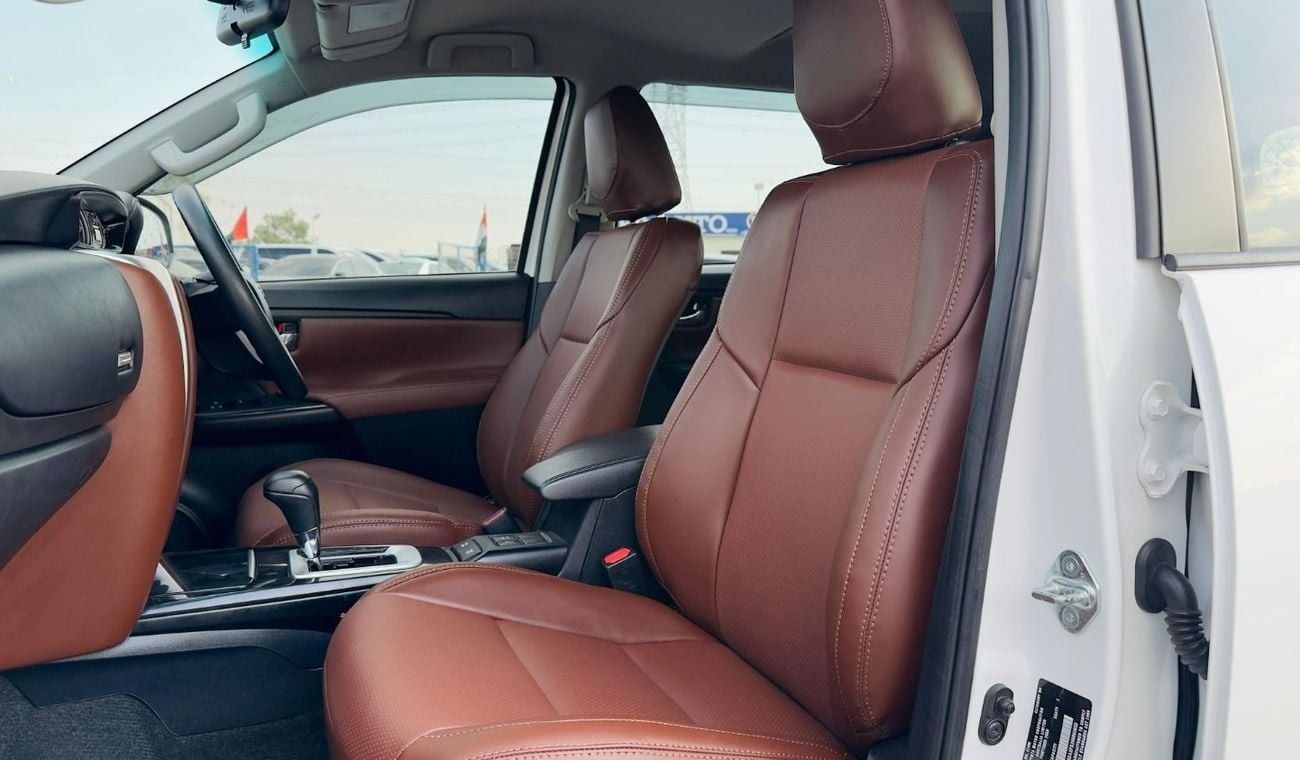 Toyota Fortuner PREMIUM BULL BAR WITH HEAVY FOCUSD LIGHTS | 2.8 DIESEL ENGINE | RHD