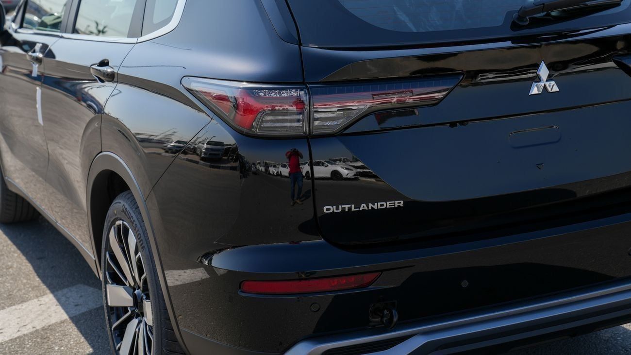 ميتسوبيشي آوتلاندر HIGHLINE ميتسوبيشي أوتلاندر 2026 – الفئة العالية (G06) 2.5 لتر | SUV بسبعة مقاعد | مواصفات الخليج |