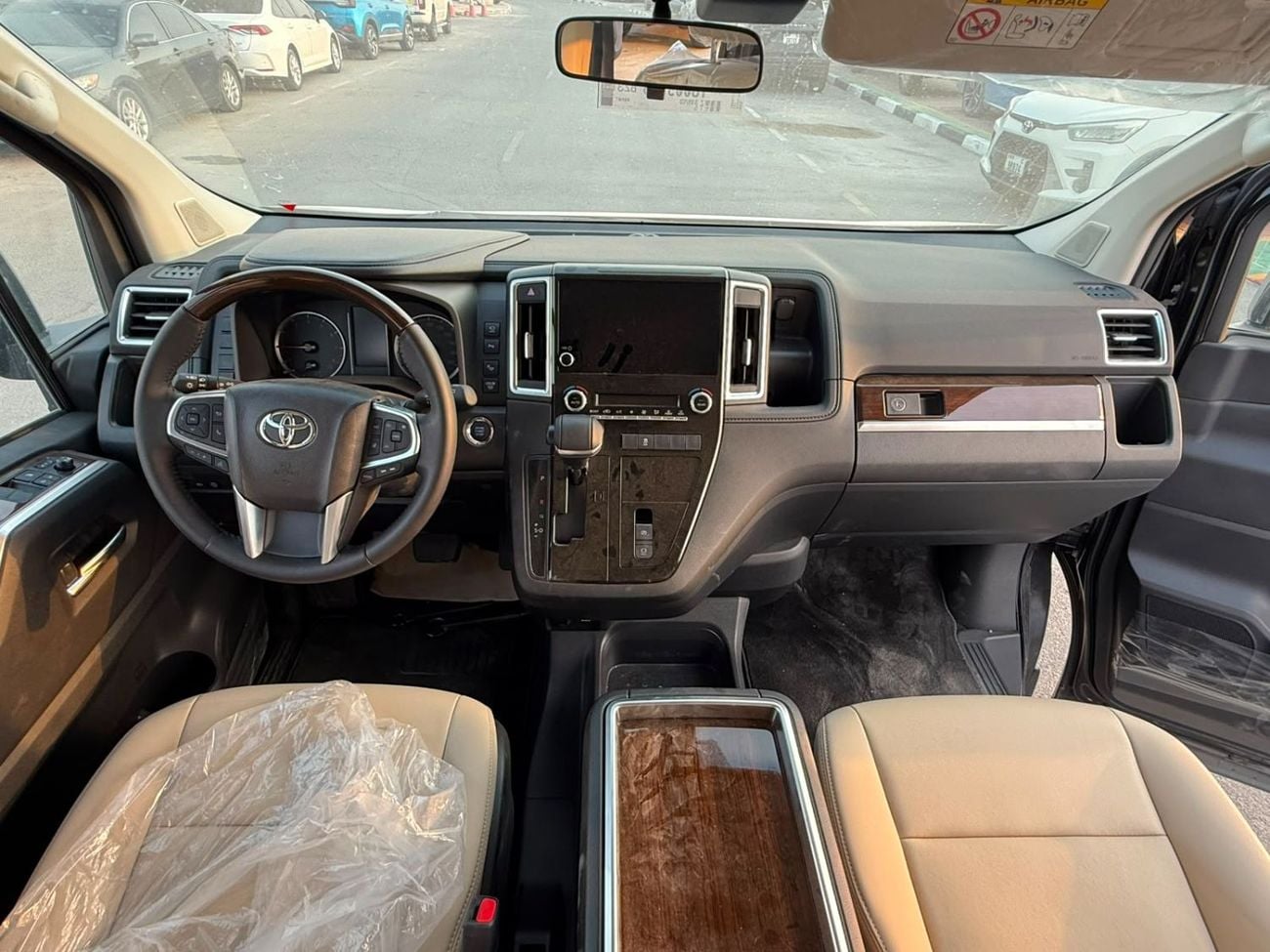 Toyota Granvia PREMIUM