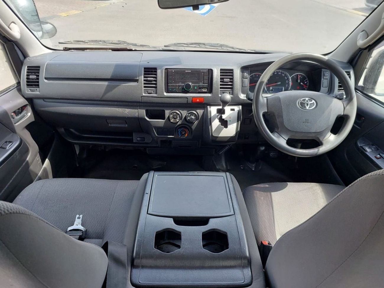 تويوتا هاياس (RAMADAN OFFER) TOYOTA HIACE VAN RHD 2018 MODEL 2.8 L DIESEL AUTOMATIC(PM08223)