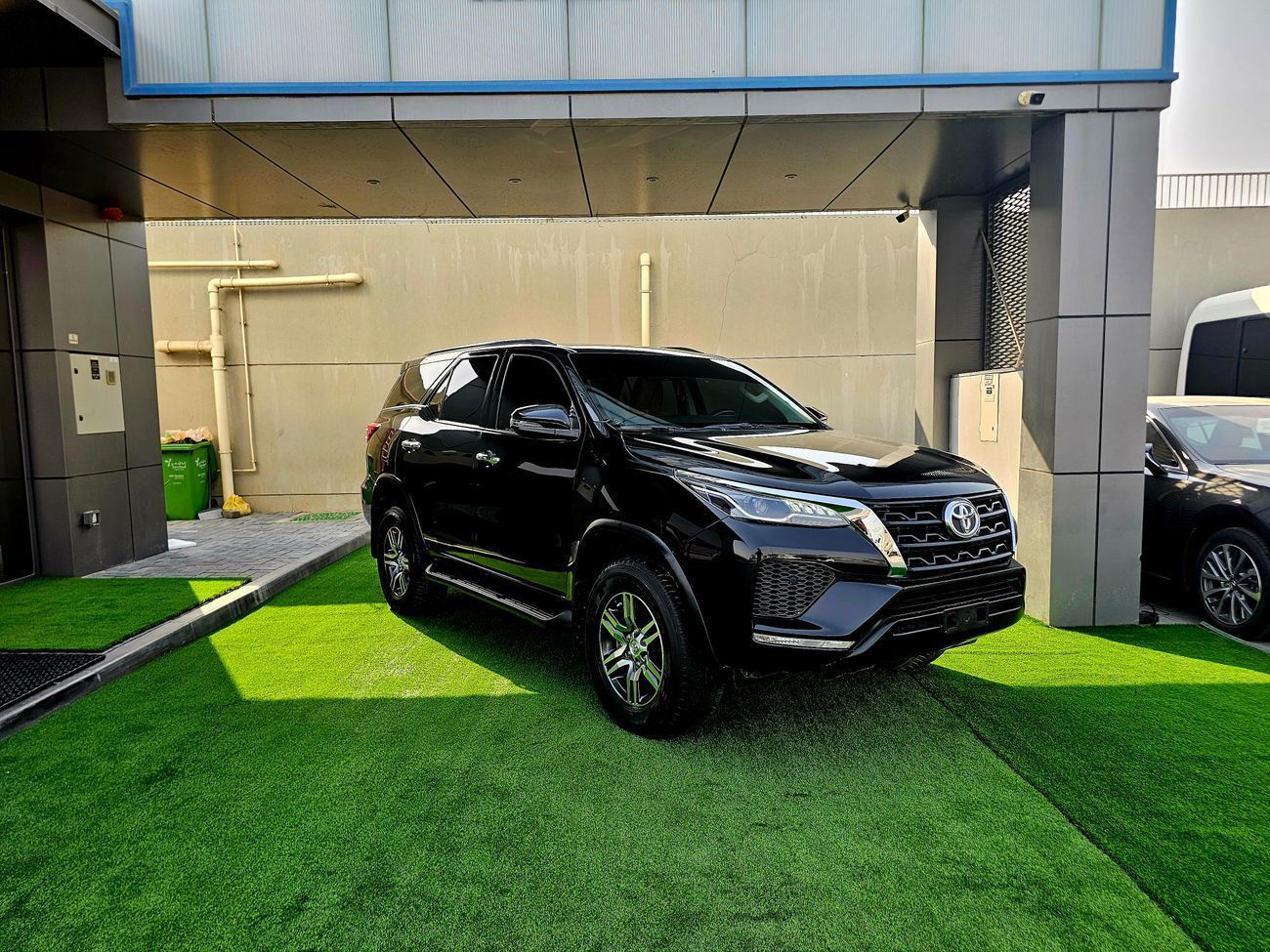 تويوتا فورتونر EXR 2023 / V4 2.7L / 4WD / GCC / EXPORT ONLY