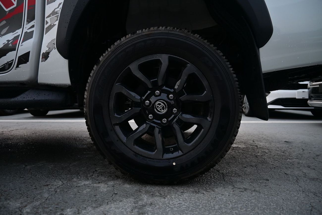 تويوتا هيلوكس Toyota Hilux Adventure 4.0L V6, Petrol, 4WD, Pickup, Model 2025