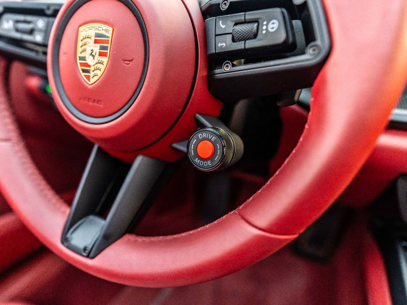 Porsche 911 Carrera 3.0L (444 HP) Coupe