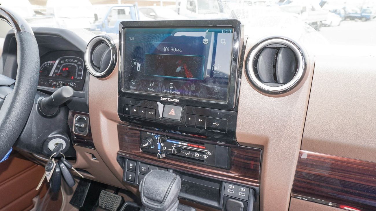 Toyota Land Cruiser Pick Up 4LX 4.OL V6 A/T