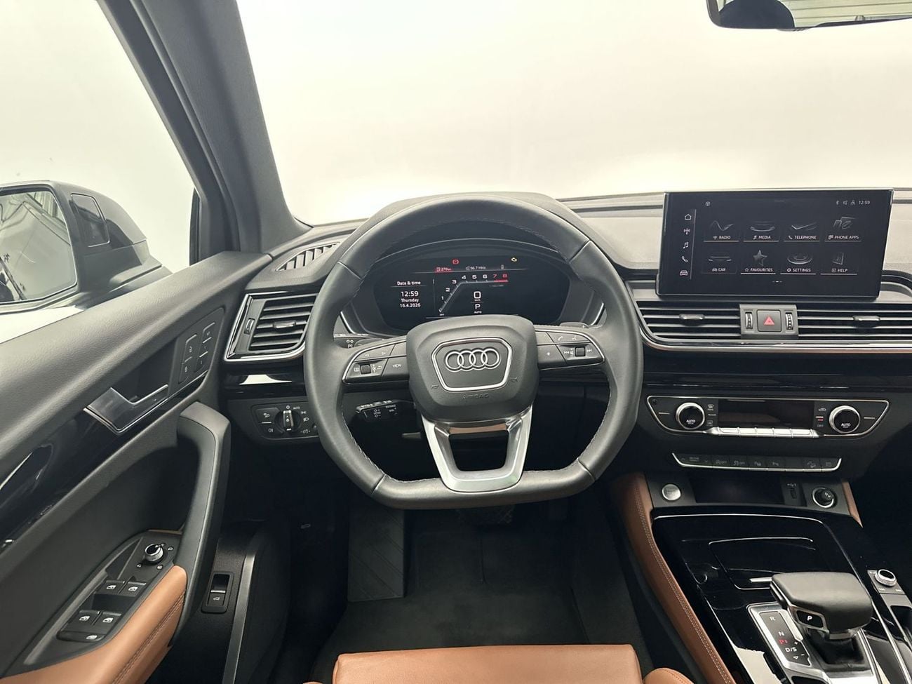 Audi Q5 45 TFSI Quattro S Line 2.0L (252 HP) Q5 Sportback S line 45 TFSI quattro 249hp (Ref# 52173) - EXCLUS