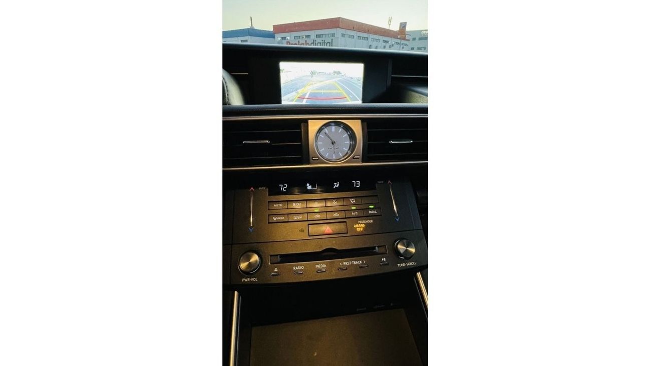 Lexus IS250 Prestige LEXUS IS 250  LADY DRIVEN  FULL SERVICE HISTORY FROM AGENCY  FIRST OWNER IN UAE