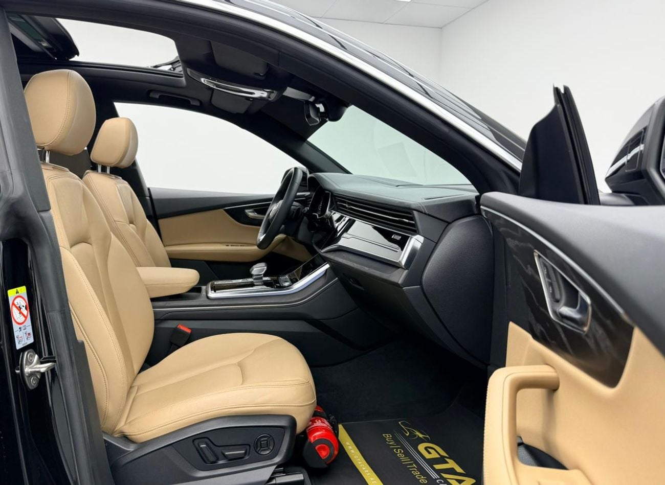 Audi Q8 2023 Audi Q8 55TFSI Quattro, 2028 Audi Warranty, Full Audi Service History, Excellent Condition, GCC