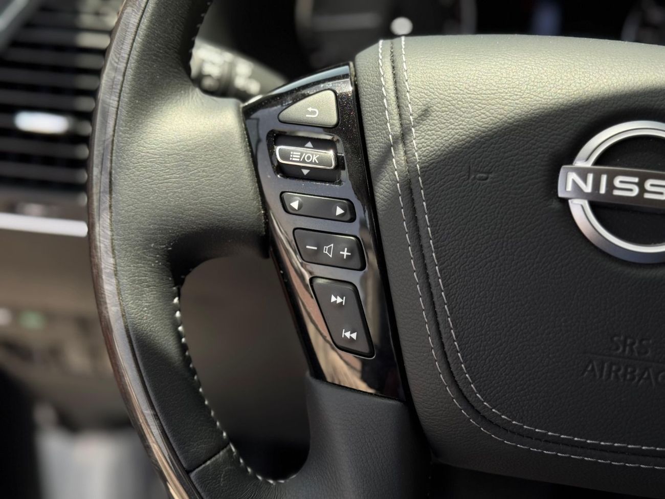 نيسان باترول نيسان باترول بلاتينيوم V8 موديل 2024 – رمادي | صفر كيلومتر | فل أوبشن