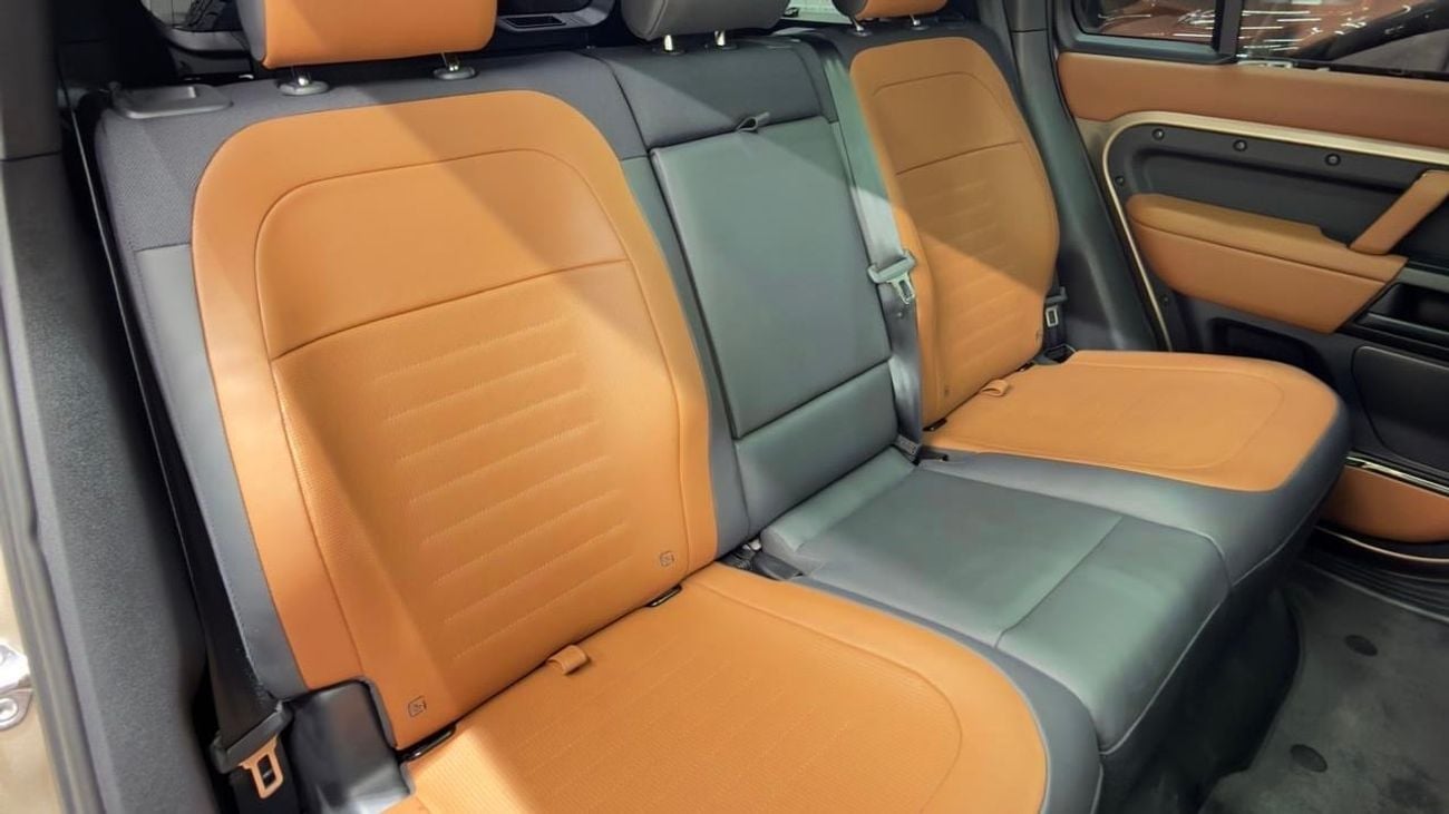 لاند روفر ديفندر 110 P635 OCTA V8