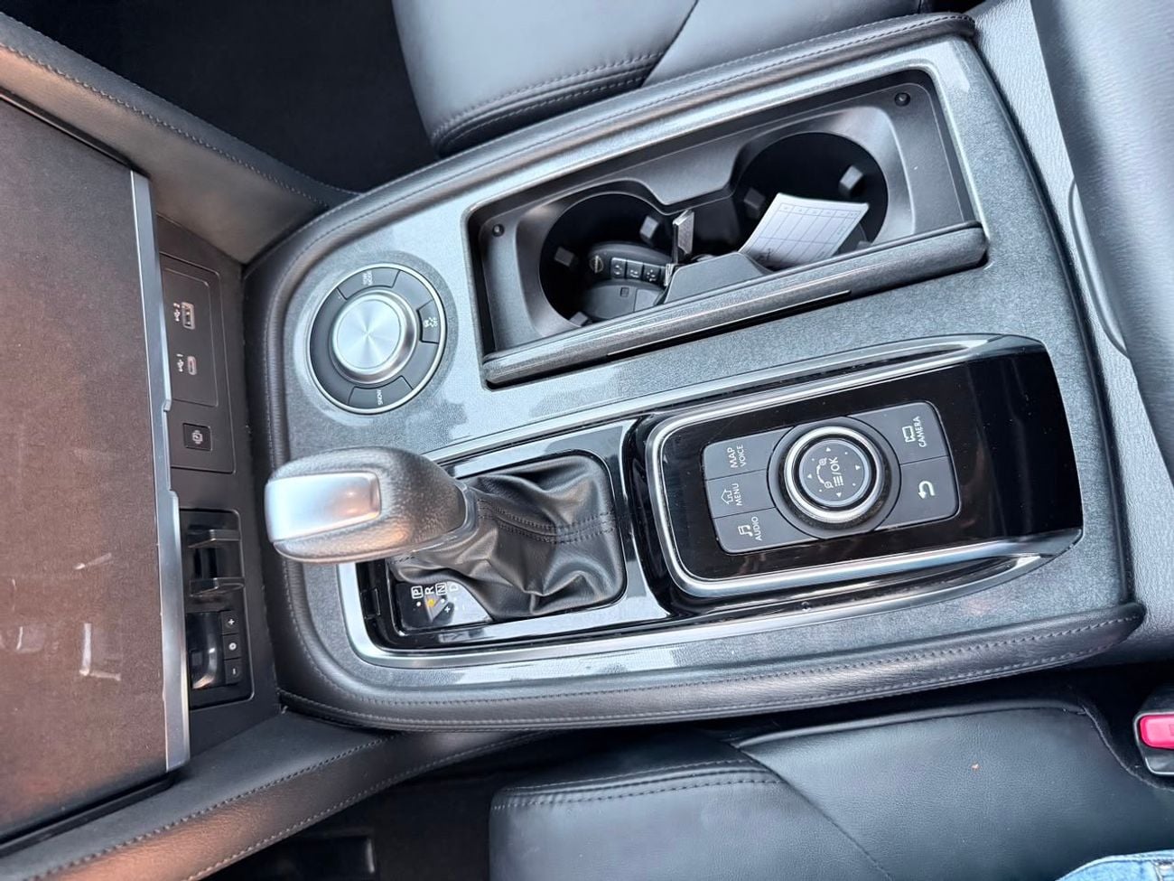 Nissan Armada 2023 SV 5.6L