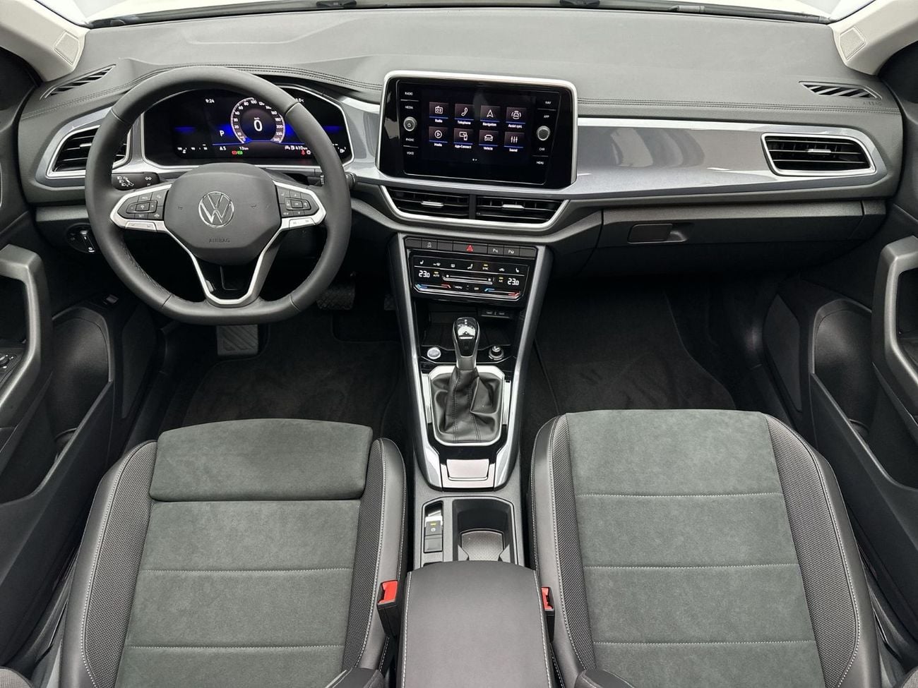فولكس واجن T ROC STYLE T-Roc Style with Sunroof 1.4L |  Premium Interior | VW Certified | GCC Specs