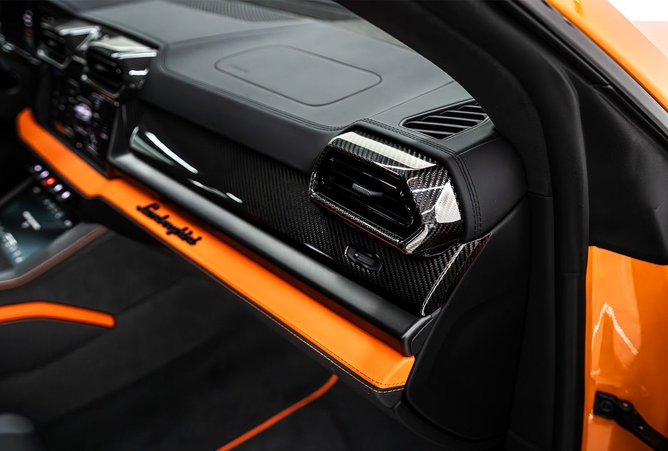 لامبورغيني اوروس محرك لامبورجيني أوروس 4.0 لتر V8 بشاحن توربيني مزدوج + محركات إلكترونية