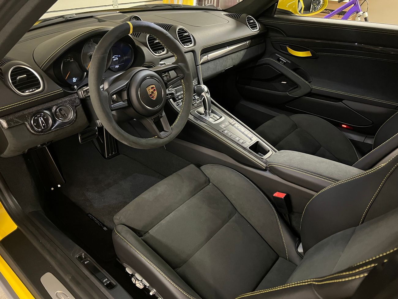 بورش كايمان 718 GT4 4.0L (420 HP) A/T