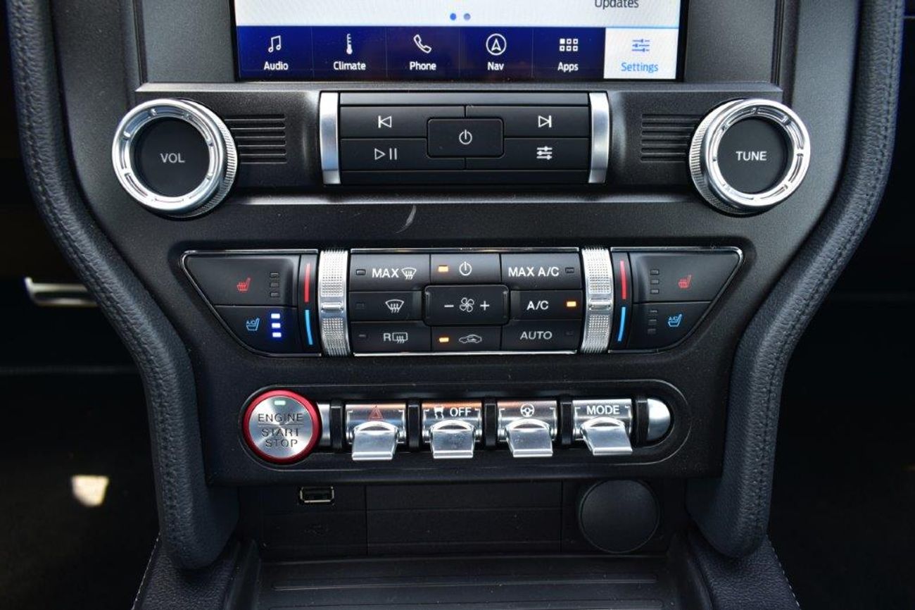 Ford Mustang Fastback GT Premium V8 5.0L Automatic