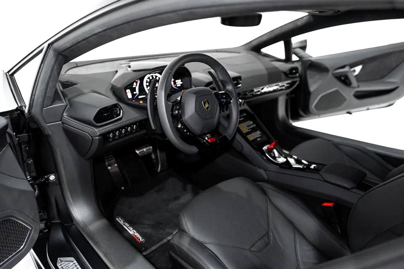 Lamborghini Huracan EVO Coupe EVO | DELIVERY MILEAGE | BRANDING PACKAGE | FRONT SUSPENSION LIFTER