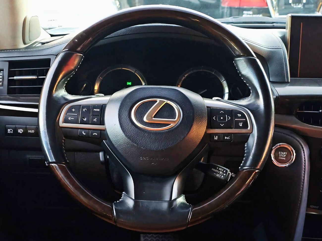 Lexus LX570 GCC/ FULL OPTION / RADAR / ZAFRAN INTERIOR/LOW MILEAGE/ EXPORT ONLY / LOT#25091
