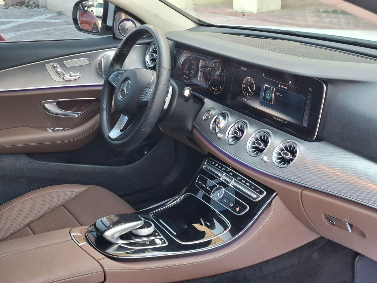 Mercedes-Benz E300 Mercedes-Benz E300 2018 full option