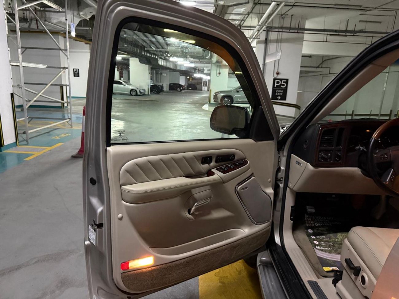 Cadillac Escalade ESV Platinum Edition