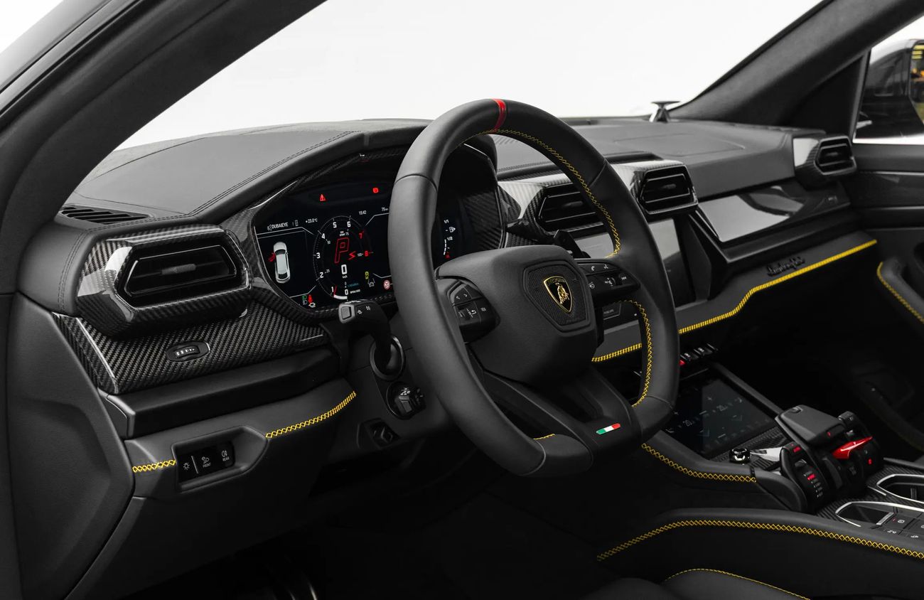 لامبورغيني اوروس 4.0L V-8 Twin-Turbocharged Engine + eMotor