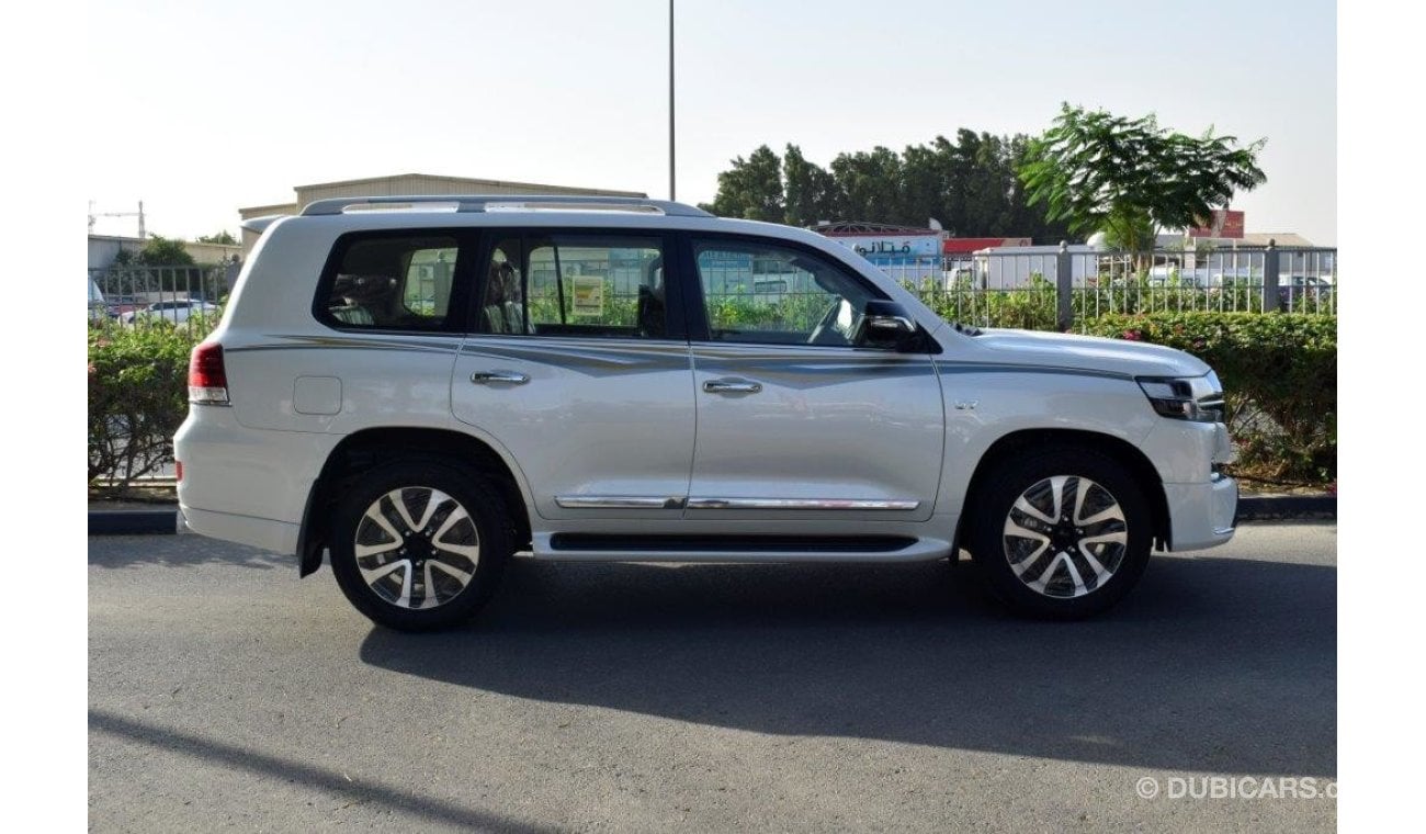 Toyota Land Cruiser VXS 5.7L AT WHITE EDITION