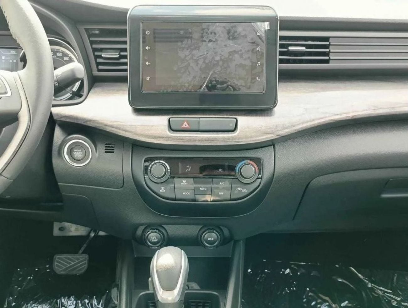 سوزوكي ايرتيغا SUZUKI ERTIGA GLX 2024 A/T 1.5L 4CY PETROL SILVER full
