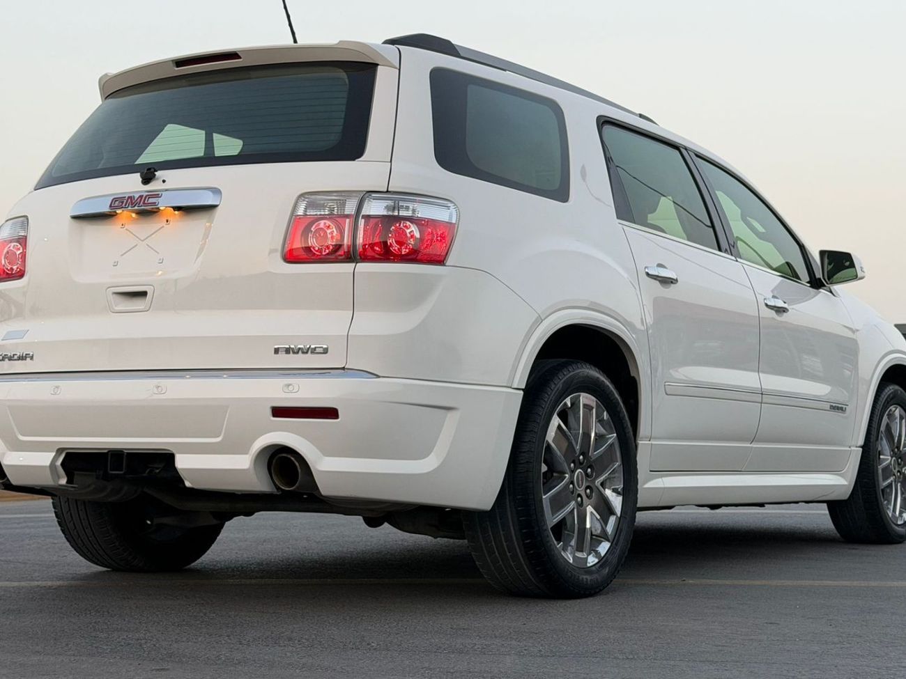 GMC Acadia Excellent condition & luxury feel