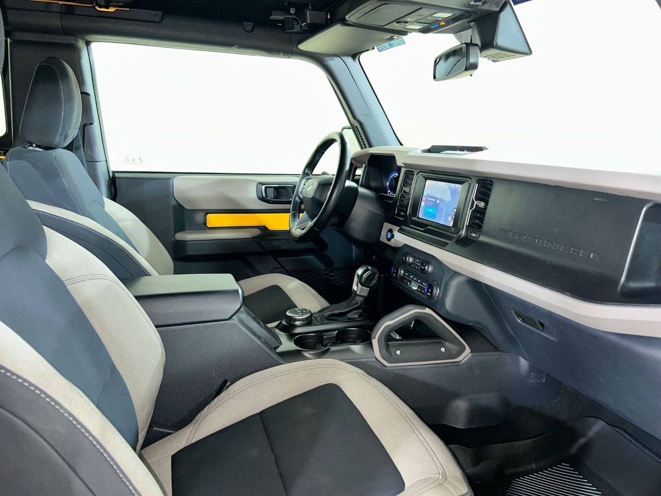 Ford Bronco Big Bend 2.3L (4 Seater) B2D1222 / AL TAYER MOTORS / AL QOUZ SHOWROOM