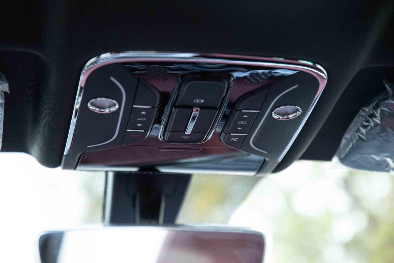 جيتور X70 2023 جيتور X70 بلس يونجزي SUV 1.5 - أزرق من الداخل أحمر