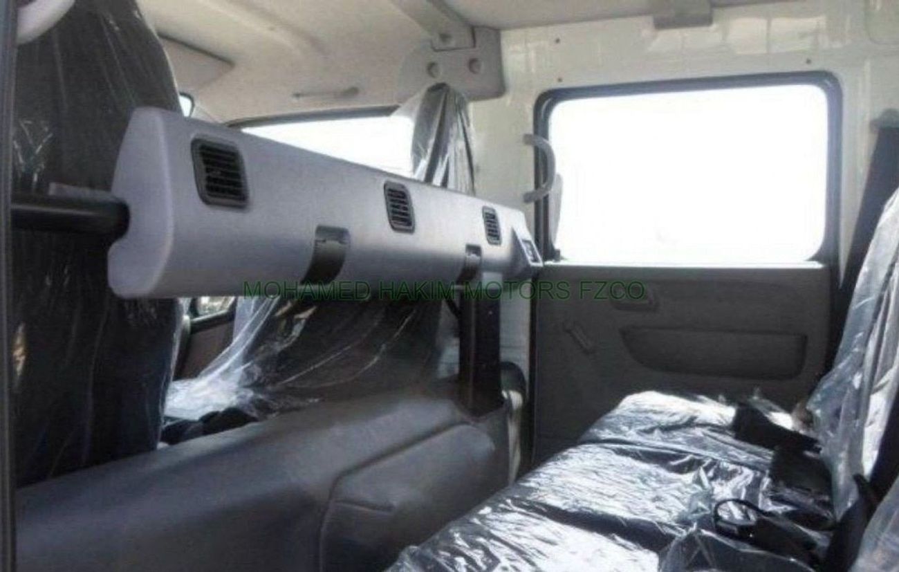 ميتسوبيشي فوسو كانتير double cab    4ton   with box