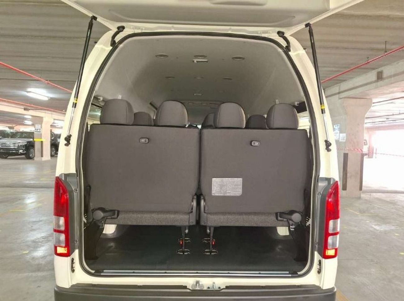 تويوتا هاياس TOYOTA HIACE HIGH ROOF DIESEL 2025 2.5