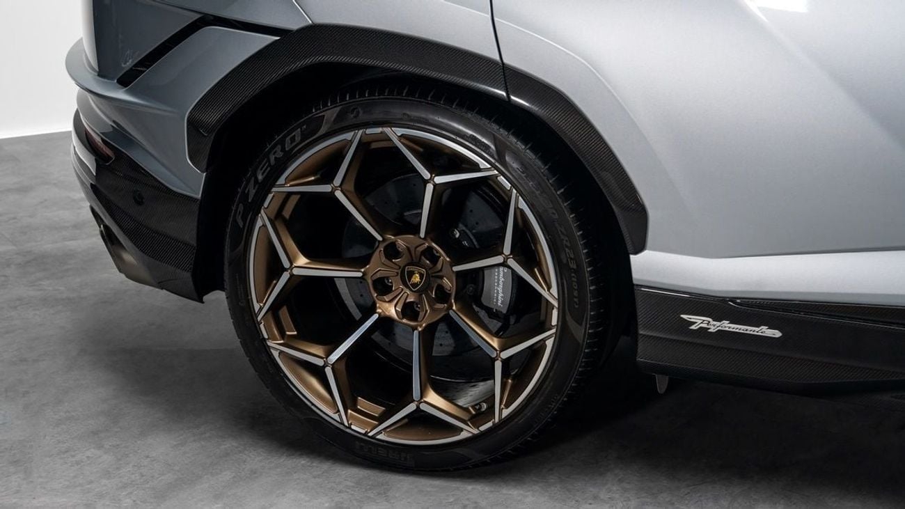 لامبورغيني اوروس Performante - 2023 - GCC Specs - Under Warranty and Service Contract