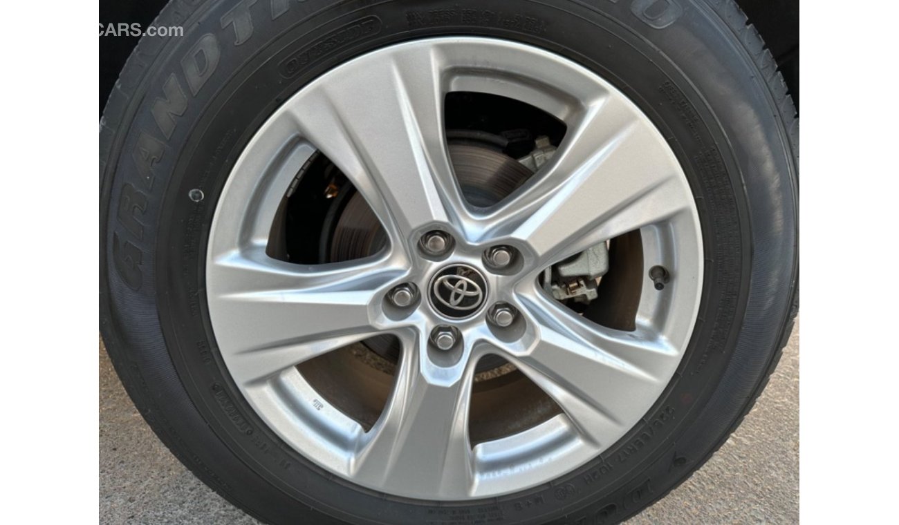 تويوتا راف ٤ Toyota RAV4 XLE full option, 2.5L 4cylinders. Front wheel Drive