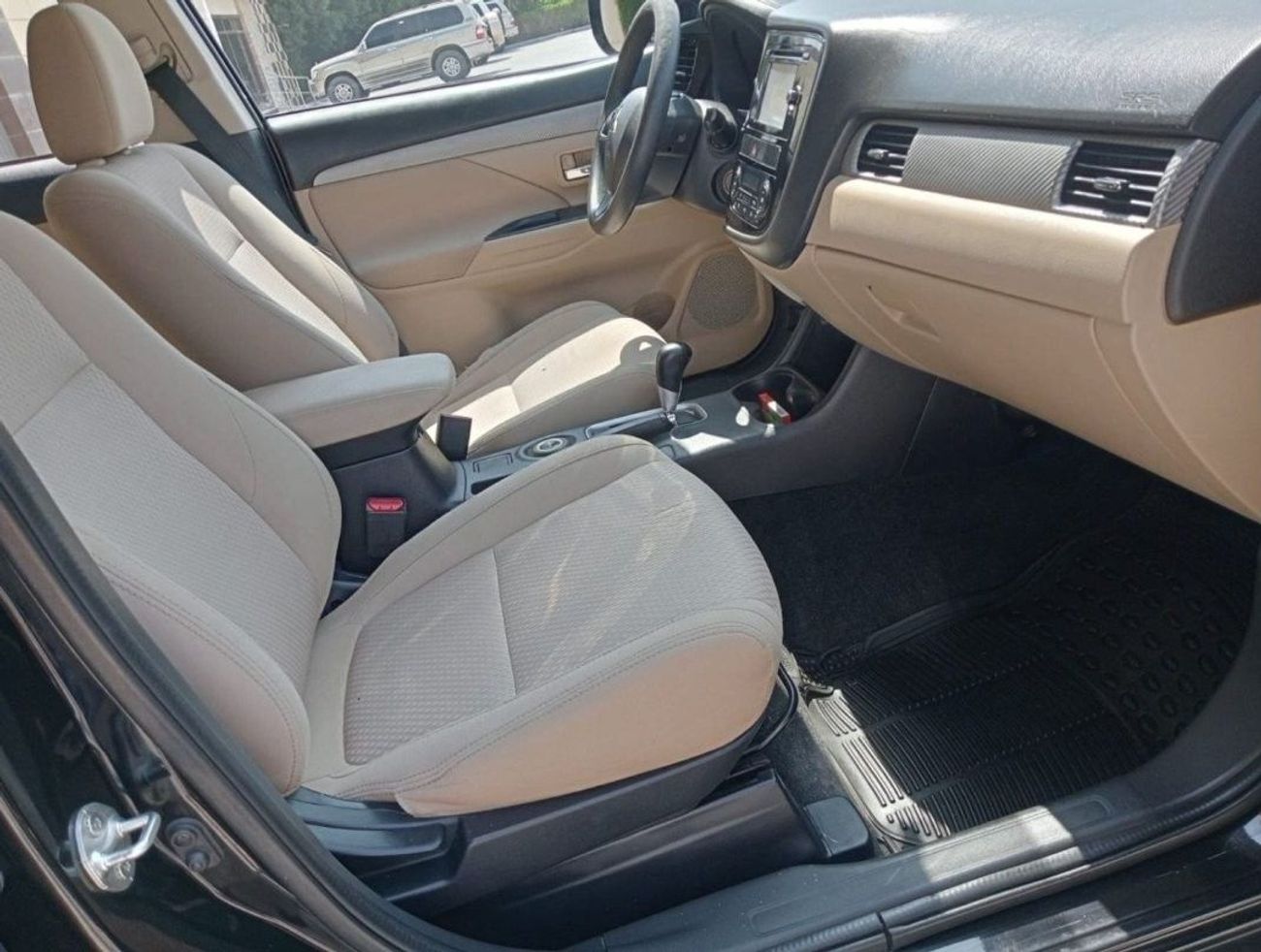 ميتسوبيشي آوتلاندر GLX هاي