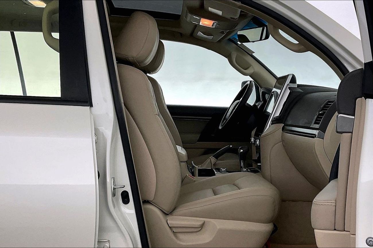 تويوتا لاند كروزر Exclusive | شامل الضمان | 0 ﺪﻔﻋﺓ ﺃﻮﻟﻯ