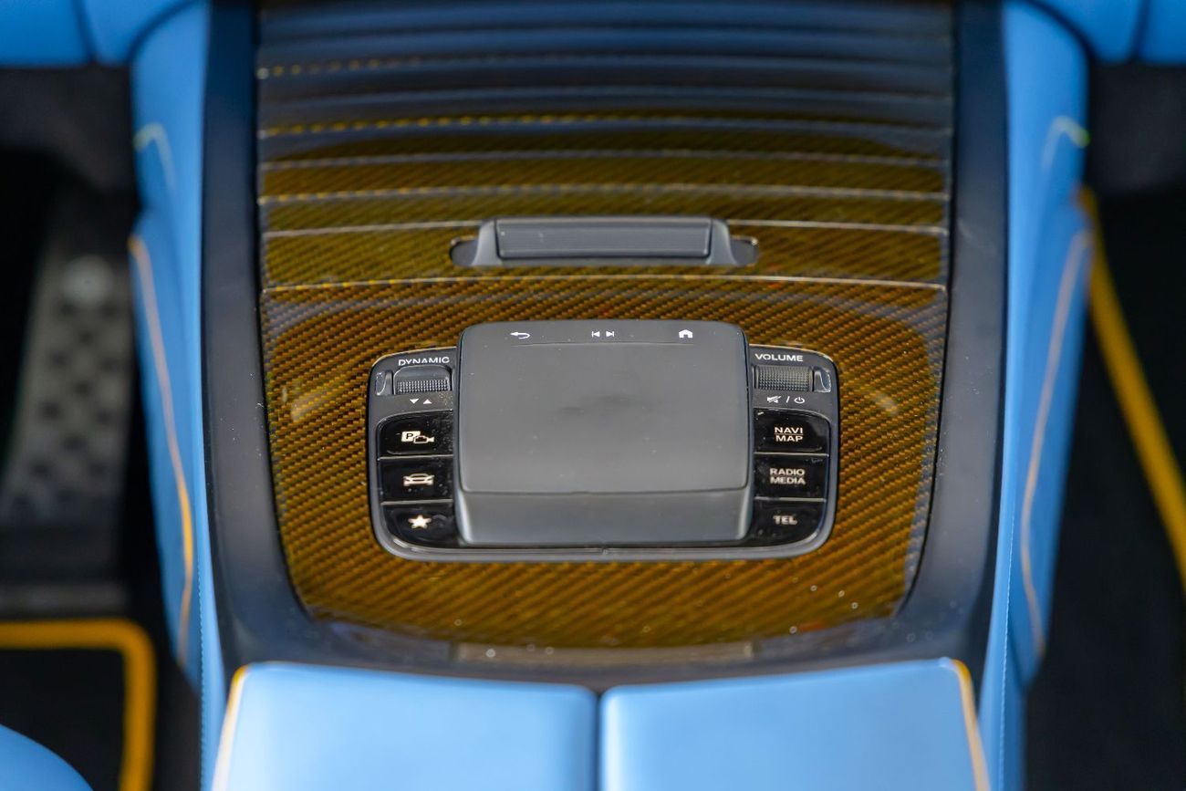 Mercedes-Benz G 63 AMG 4MATIC SUV BRABUS Kit 800 | Carbon Fiber Interior  Seats | Star Light Roof | Prefect Condition 2025