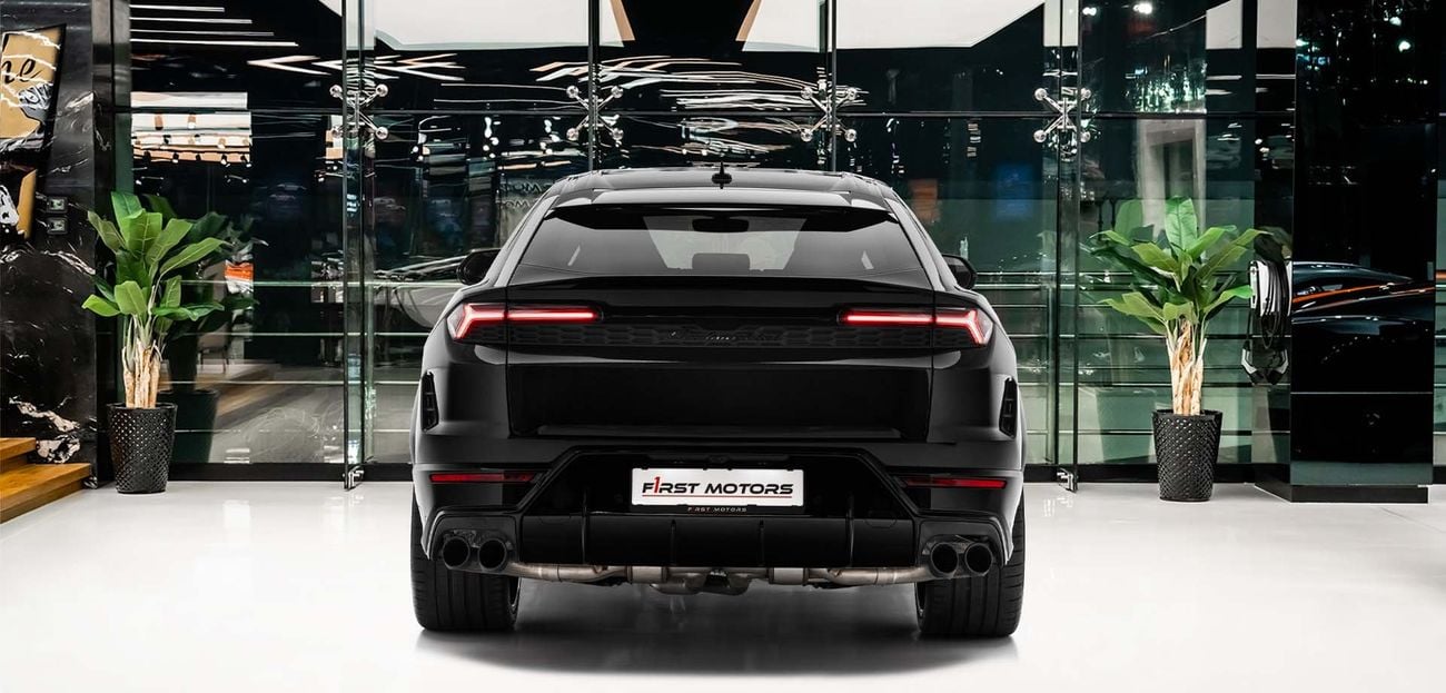 لامبورغيني اوروس 4.0L V-8 Twin-Turbocharged Engine + eMotor