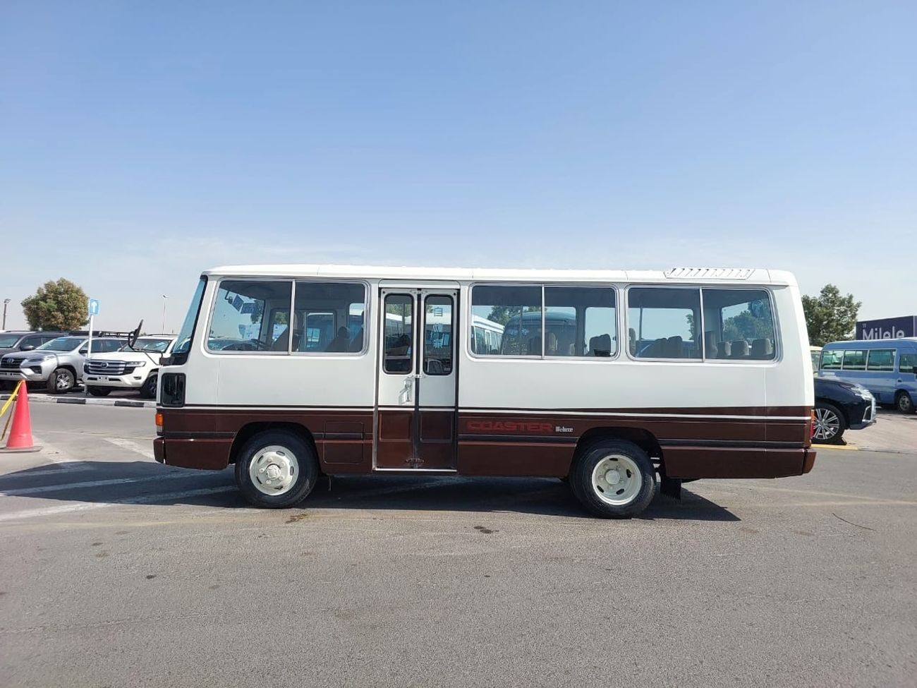Toyota Coaster TOYOTA COASTER BUS RHD 1988 MODEL 3.4L DIESEL MANUAL(PM10133)