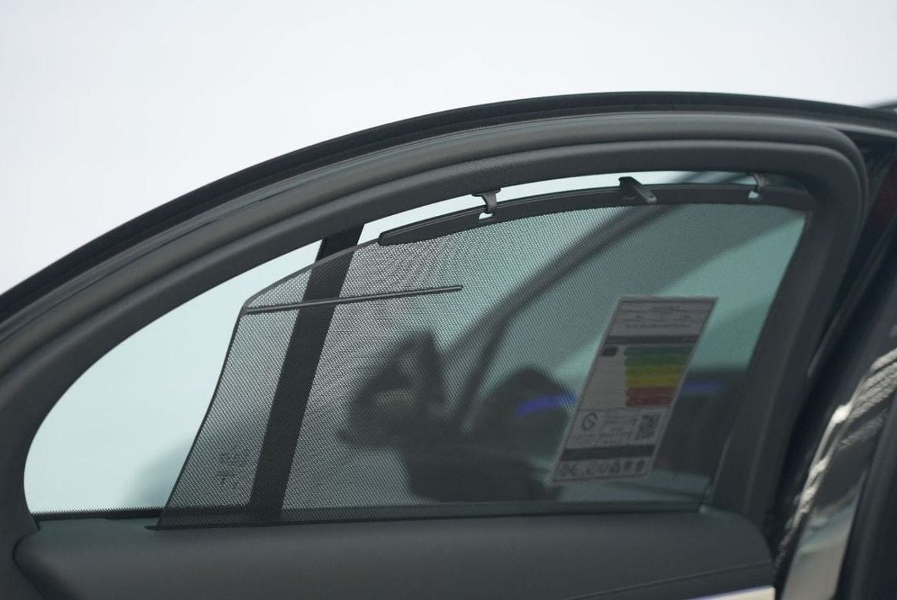 مرسيدس بنز E300 Mercedes-Benz E 300 | 2025 GCC 0km | Agency Warranty | AMG Package | DIGITAL LIGHT