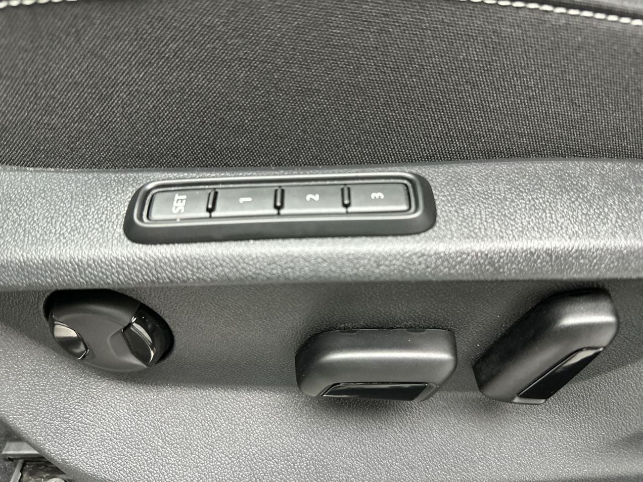 فولكس واجن تيرامونت Comfortline 3.6L (Ref#53848) / 34,100 AED SAVINGS from New Car