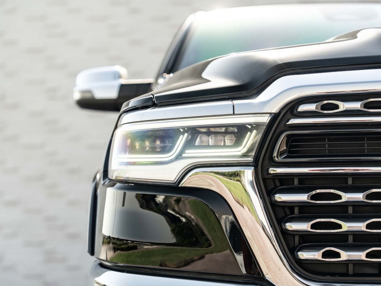 RAM 1500 LIMITED NIGHT EDITION