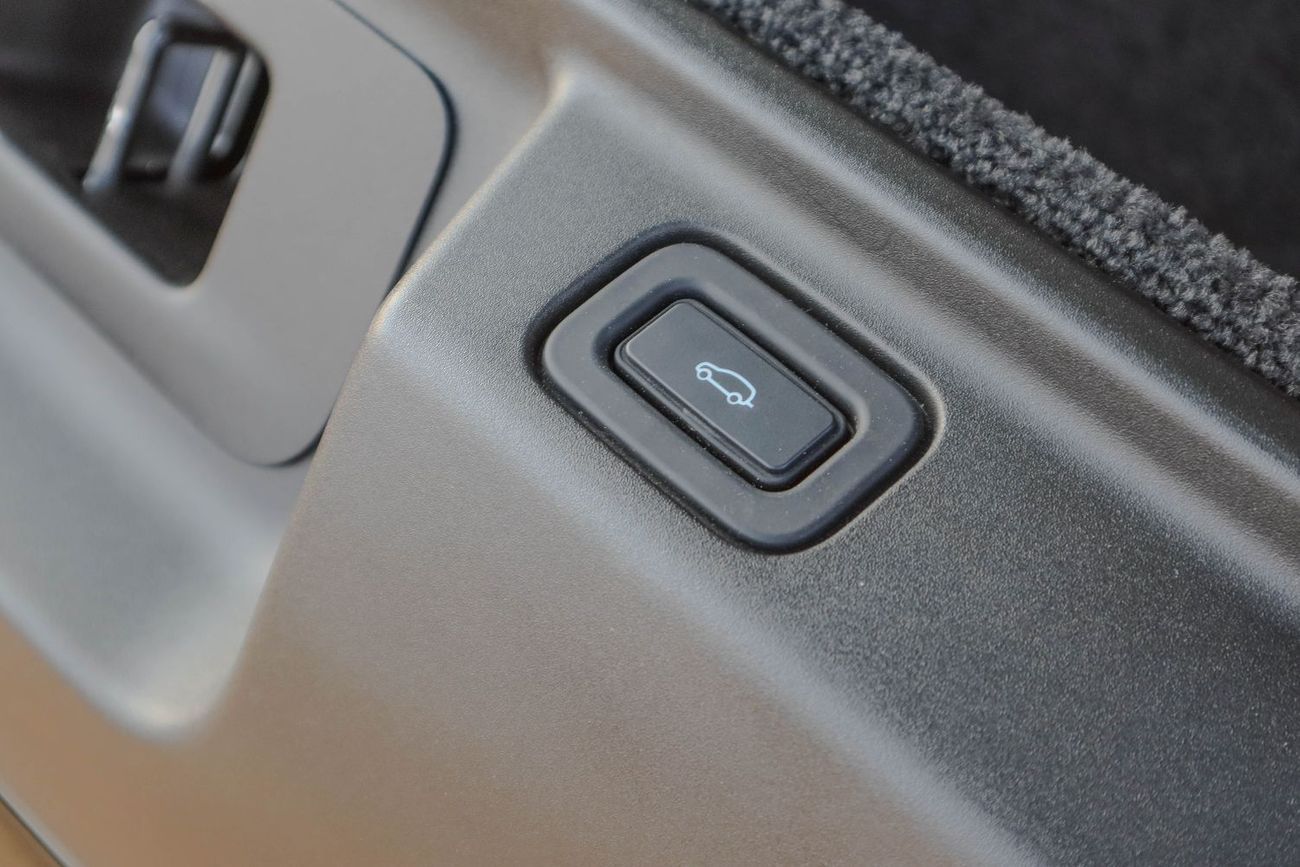 Land Rover Range Rover LWB Autobiography P400 3.0L LWB Autobiography P400 4.4L 2022 Land Rover Range Rover Autobiography 4.