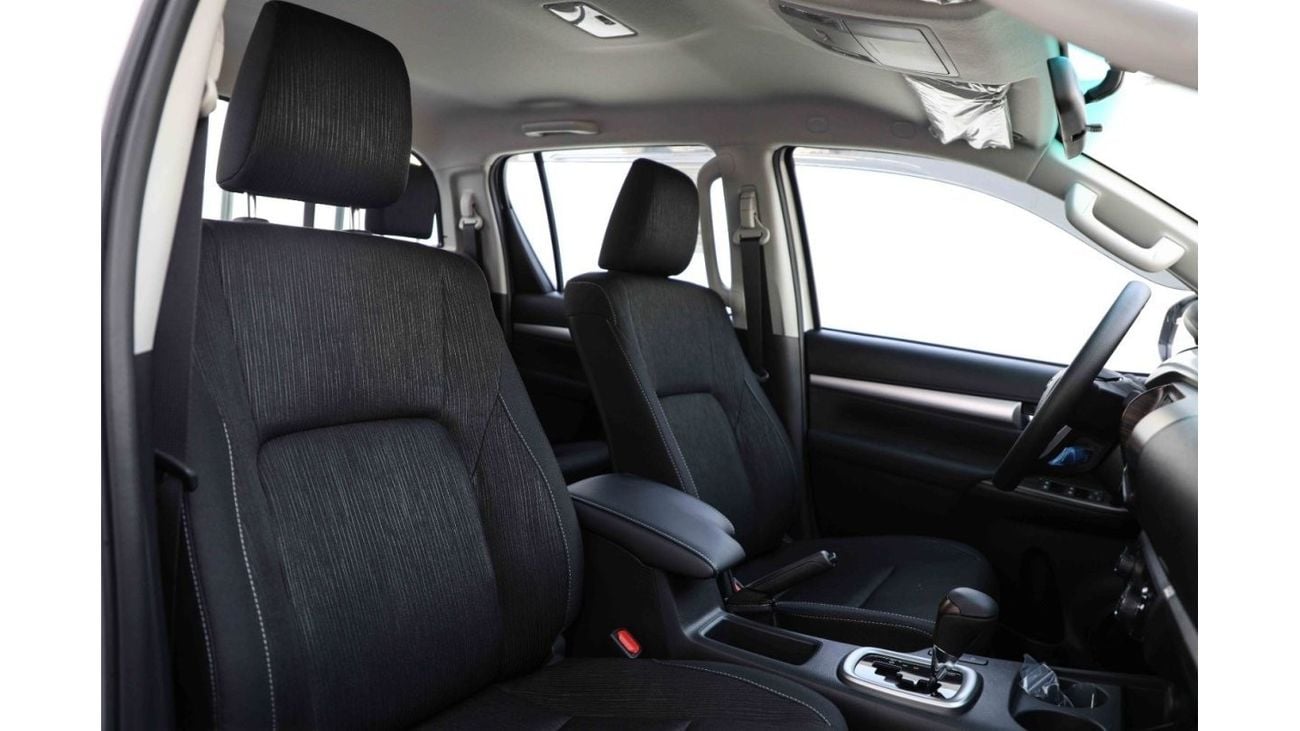 تويوتا هيلوكس 2024 تويوتا هايلكس 4x4 DC 2.7 HI - أبيض بلاتيني لؤلؤي من الداخل أسود | تصدير فقط