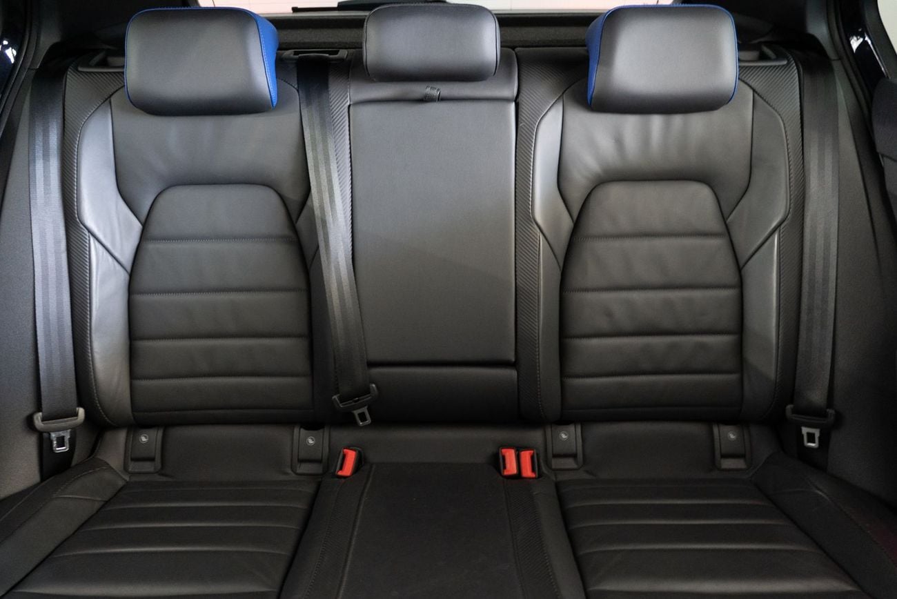 Volkswagen Golf R Base 2.0T