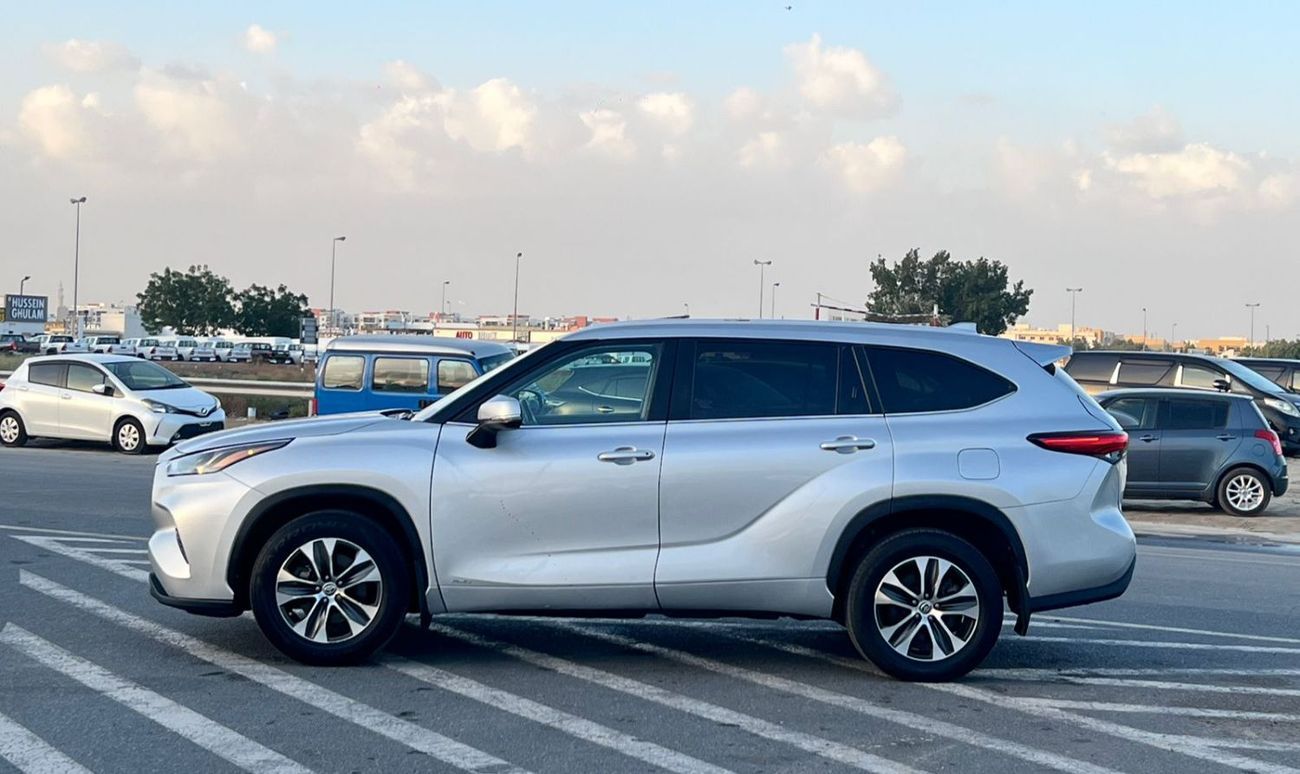 Toyota Highlander GLE HEV 2023 Toyota Highlander Hybrid Full Option - 2.5L V4 - AWD 4x4 - Rear Camera - Sunroof - Leather s